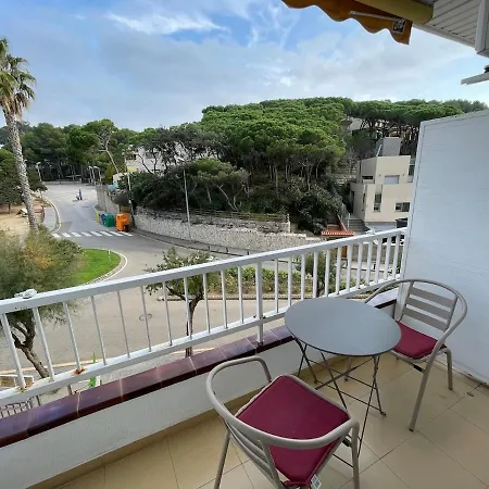 Coastal Retreat Just Steps From The Lejlighed *