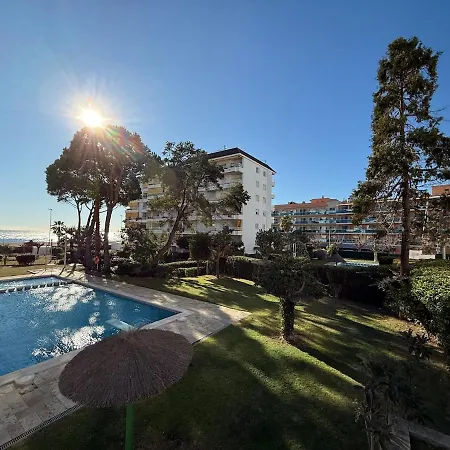 Coastal Retreat Just Steps From The Lejlighed *
