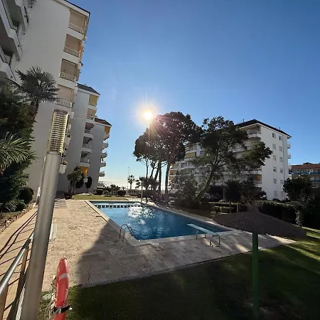Coastal Retreat Just Steps From The Lejlighed