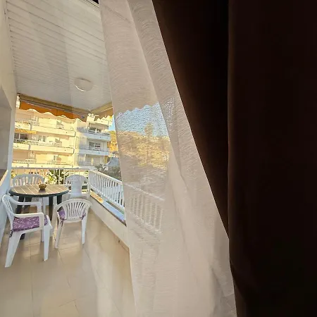 Coastal Retreat Just Steps From The * 료렛 드 마르