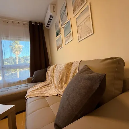 Coastal Retreat Just Steps From The 료렛 드 마르