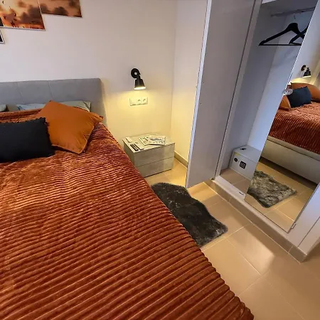Coastal Retreat Just Steps From The 아파트 료렛 드 마르