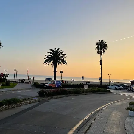 아파트 Coastal Retreat Just Steps From The 료렛 드 마르