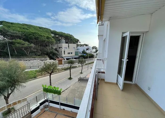 Coastal Retreat Just Steps From The * 滨海略雷特