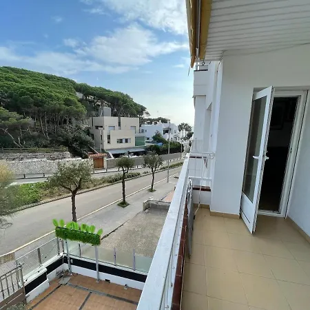 Coastal Retreat Just Steps From The * リョレート・デ・マル
